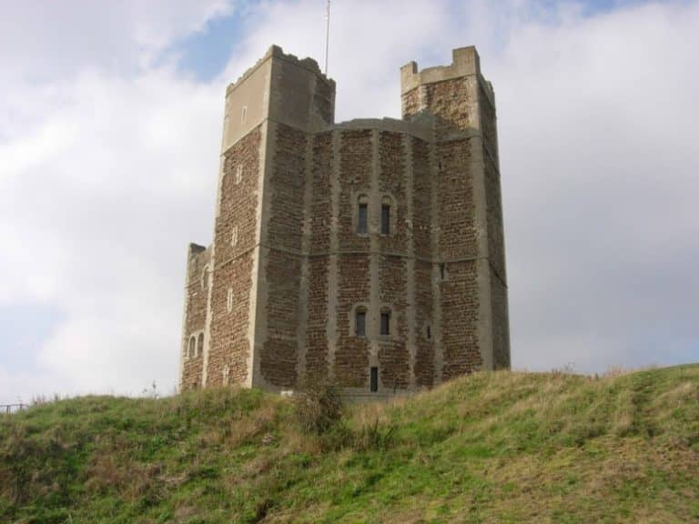 Conman ‘sold’ castle and supply of local women for a million