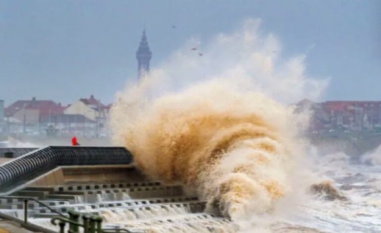 WWIII ALERT: FRENCH ATTACKED BLACKPOOL with a Giant Croissant