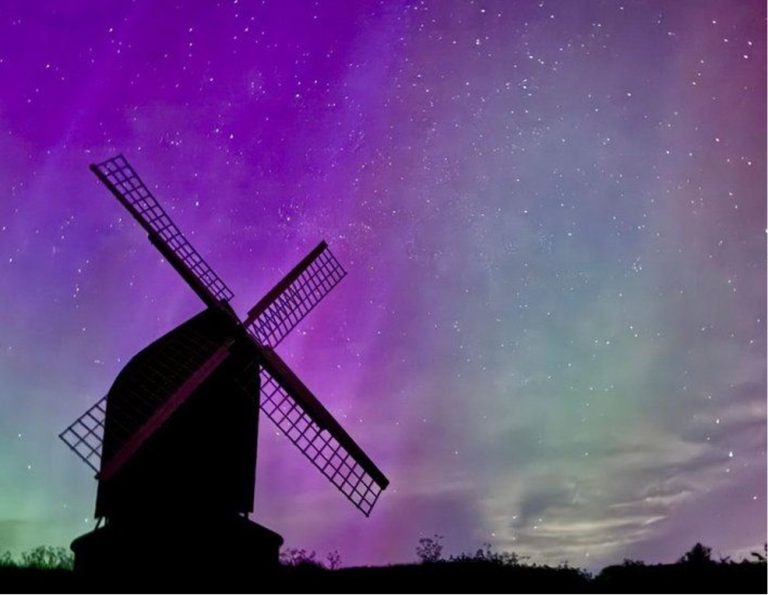 Suffolk’s stargazers struggle to stay awake for northern light show